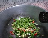 Foto langkah ke 2 dari resep Tumis udang buncis.