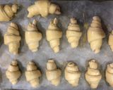 Hình bước làm 4 của món Croissant- Taste of Paris