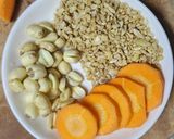 Hình bước làm 1 của món Sữa hạt sen + cà rốt + hạt điều 🥕🥕🥕