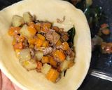 Foto langkah ke 7 dari resep Karipap Pusing Sayur dan Daging.