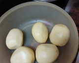 Foto del paso 1 de la receta: Tortilla de papas y pisto