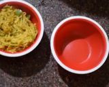 A picture of step 4 of Maggi burger.