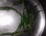 A picture of step 3 of Fried Green Chilies.