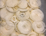 Foto del paso 4 de la receta: Crujiente de queso y cebolla
