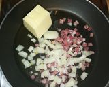 Natúr csirkemellcsíkok pirított hagymás, baconos bulgurágyon recept fázis 1 fotója