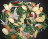 Foto langkah ke 3 dari resep Tumis campur ceria.