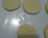 Foto langkah ke 6 dari resep Donat Gula Warna Warni Empuk Puk Puk.