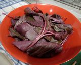 Foto langkah ke 1 dari resep Tumis Bayam merah dan jamur shimeji.