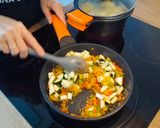 Foto del paso 3 de la receta: Merluza confitada con puré de patatas y hortalizas