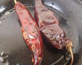 Foto del paso 8 de la receta: Chile guajillo relleno, con crema de pereil