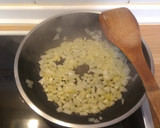 Foto del paso 1 de la receta: Maíz con cebolla