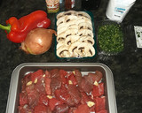 Foto del paso 1 de la receta: Carne de ternera guisada con champiñones 🍗🍄