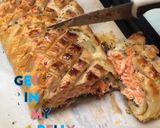 Foto langkah ke 8 dari resep Salmon Wellington.