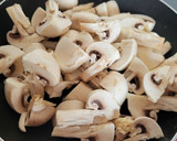 Foto del paso 5 de la receta: Conejo en salsa con toque picantito