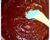Foto langkah ke 3 dari resep Chocolate Custard Muffin.