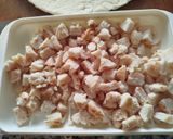 Foto del paso 5 de la receta: Pizza Extrafina con Pollo, Piña, Queso y Mermelada Casera o a Tu Gusto