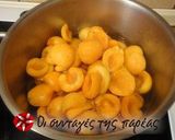A picture of step 3 of Apricot compote.