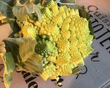 Une image de l'étape 1 de Salade tiède de chou romanesco au concombre et carpaccio de poulpe.
