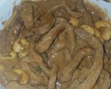A picture of step 4 of Creamy peanut sauce with beef strips and cous cous.
