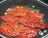 Foto del paso 1 de la receta Huevo frito con pimientos asados
