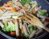 Foto del paso 6 de la receta: Macarrones integrales con pollo y verduras