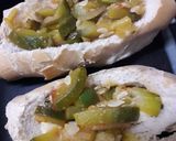 Foto del paso 6 de la receta: Pan relleno con zapllitos y queso