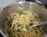 Foto del paso 3 de la receta: Pasta con salsa cremosa de salmón y bimi