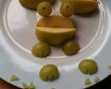 A picture of step 4 of Vickys Apple & Grape Frogs.