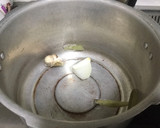 Foto del paso 1 de la receta: Hongo clavito en mole