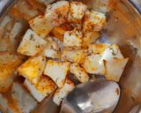A picture of step 3 of Paneer tawa butter masala.