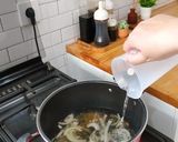 Foto langkah ke 1 dari resep Sup Bakso Jamur.