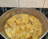 A picture of step 3 of Lahsuni makhani murg (with fresh cream).
