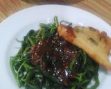 Foto langkah ke 3 dari resep Brambang Asem Kangkung (Rujak Kangkung).