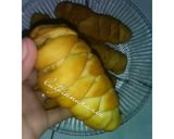 Foto langkah ke 10 dari resep Roti isi pisang (bentuk roti kepang dan bentuk bunga).