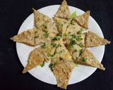 A picture of step 6 of Leftover upma paratha.
