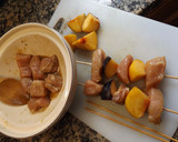 Foto del paso 4 de la receta: Brochetas de cerdo afrutadas con mostaza y miel de romero