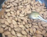 केरेमल बादाम (caramel badam recipe in Hindi) रेसिपी चरण 2 फोटो