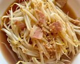 รูปขั้นตอนการทำที่ 5 ของ ผัดถั่วงอกใส่เบคอน
