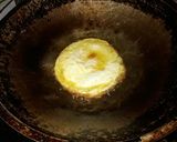 Foto langkah ke 1 dari resep Telor ceplok tumis kecap.