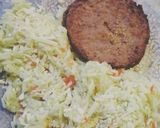 Foto del paso 6 de la receta: Arroz con azafrán acompañado de hamburguesa