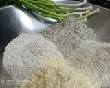 મલ્ટીગ્રેન લીલા લસણ ના થેપલા (Multigrain Garlic Thepla Recipe In Gujarati) રેસીપી સ્ટેપ1ફોટો