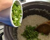 Foto del paso 1 de la receta: Arroz con tallitos de espinaca