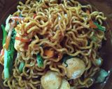Foto langkah ke 6 dari resep Mie goreng spesial.