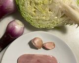 Foto del paso 1 de la receta: Wok de repollo, al estilo oriental, improvisado!!