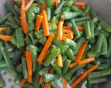 Foto langkah ke 1 dari resep Kacang panjang wortel bumbu kuning.