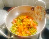 A picture of step 5 of Gajar Matar Aloo ki sabji 😋😋.