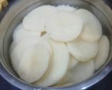 A picture of step 1 of Sliced Potato Chila.