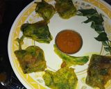 A picture of step 3 of Poi spinach pakode.