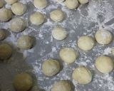 Foto langkah ke 3 dari resep Donat merah putih.