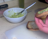 Foto del paso 5 de la receta: Bocadillo de pechuga con pasta de aguacate